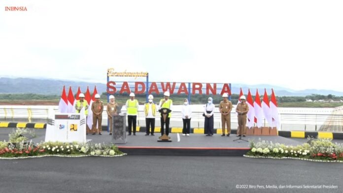 Presiden Jokowi Resmikan Bendungan Sadawarna Sumedang Majalah Indonesia