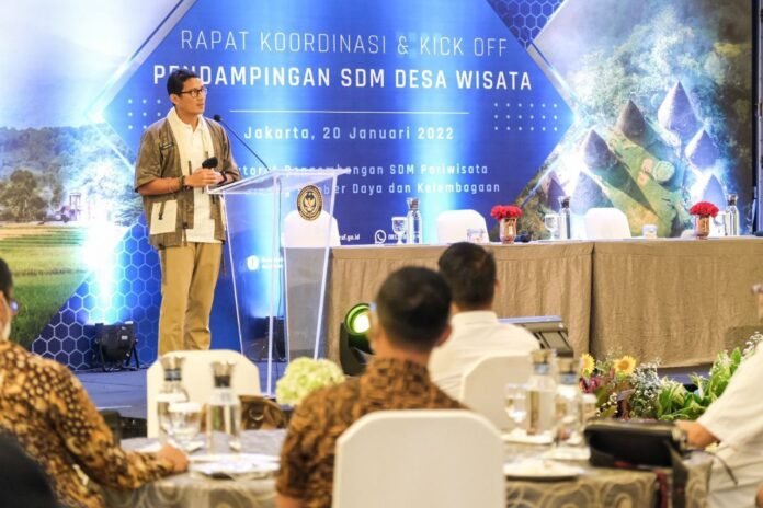 FOTO 21 Jan_Sandiaga pendampingan desa wisata