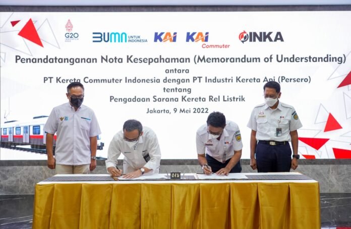 FOTO 10 Mei_KAI dan KRL