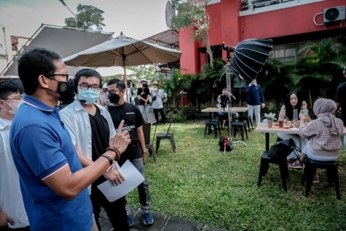 FOTO 11 Juli_Sandiaga rumah produksi