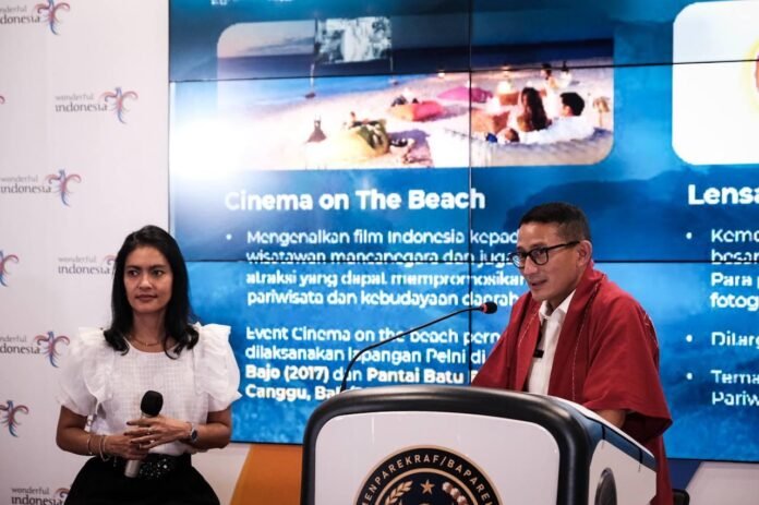 FOTO 30 Agustus_Sandiaga film beach