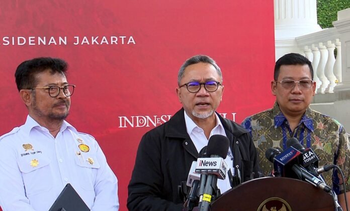 FOTO 25 Maret_Mendag Zulkifli Hasan, Menteri Pertanian Syahrul Yasin Limpo, dan Kepala Badan Pangan Nasional Aief Prasetyo Adi. (Foto BPMI Setpres)