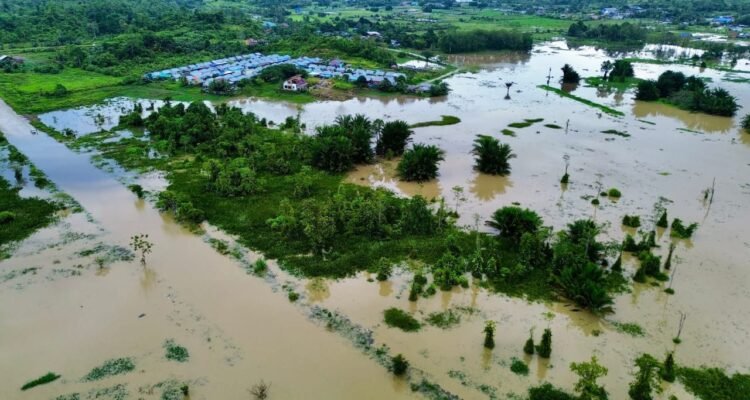 FOTO 15 Sept_Banjir yang merendam 7 distrik di Kabupaten Sorong, Provinsi Papua. (dok. bpbdkabupatensorong)