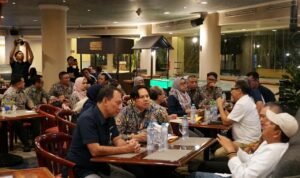 FOTO 16 Okt_Pertemuan Menteri Perhubungan Dudy Purwagandhidan Gubernur Jawa Barat Dedi Mulyadi