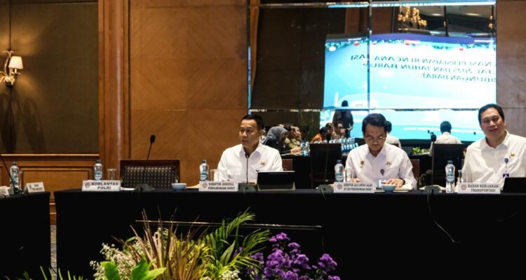 FOTO 2 Okt_Rapat Koordinasi Persiapan Rencana Operasi Angkutan Natal dan Tahun Baru 2025 2026 di Jakarta. (dok. kemenhub) 3