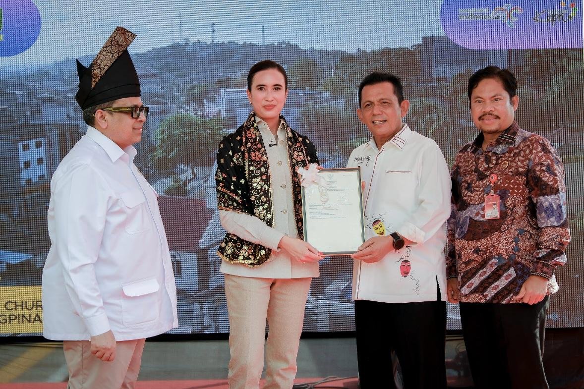 FOTO 20 Okt_Kementerian Pariwisata berkolaborasi dengan Badan Penyelenggara Jaminan Produk Halal memperluas program percepatan sertifikasi halal bagi produk Usaha