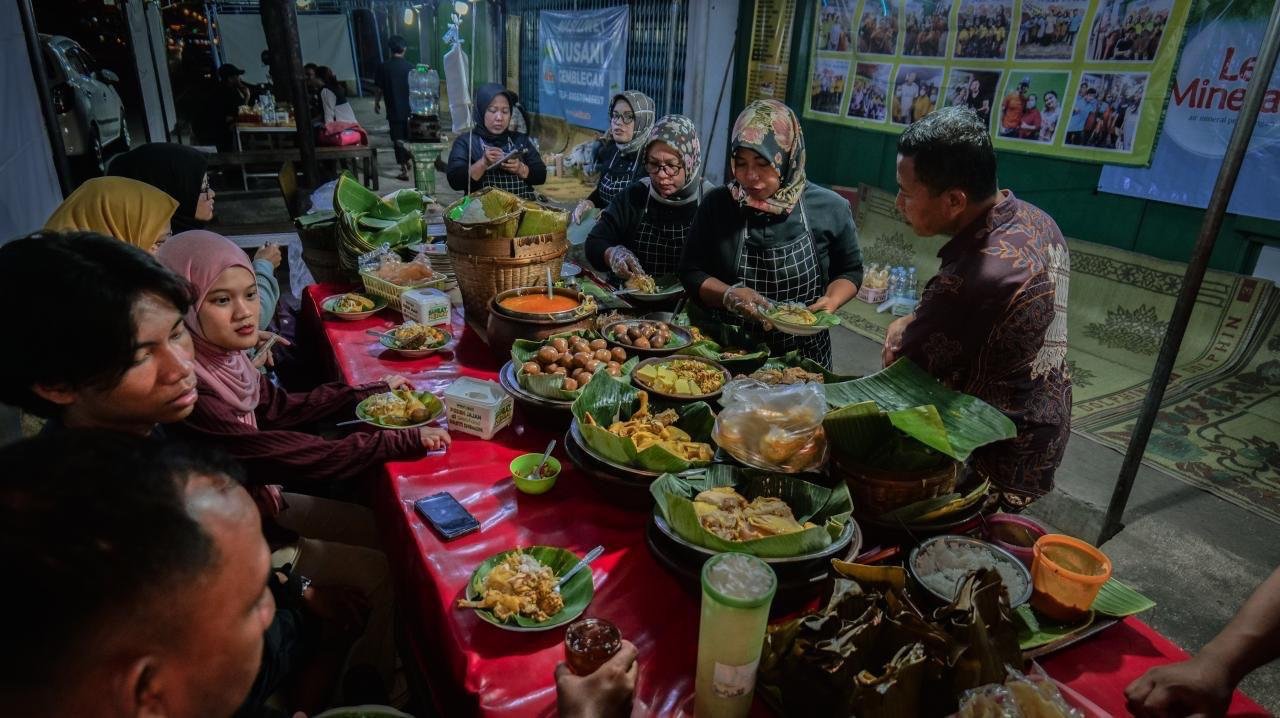 FOTO 27 Okt_Wisata kuliner di sejumlah daerah banyak menarik kunjungna wisatawan. (dok. kemenpar)