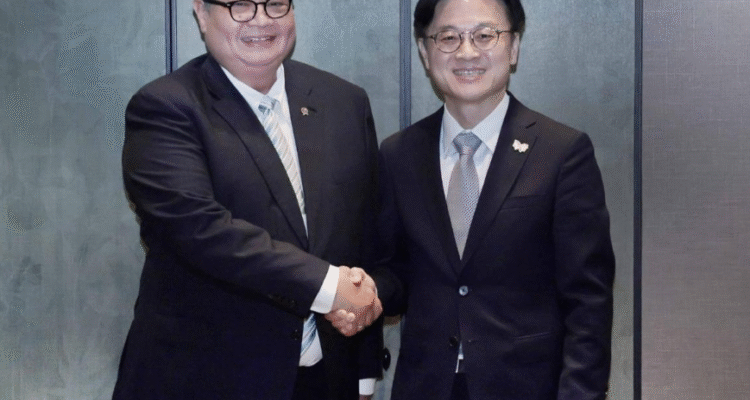 FOTO 31 Okt_Menko Airlangga dan Korea