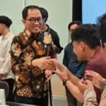 FOTO 17 Nov_Wakil Menteri Perindustrian (Wamenperin) Faisol Riza saat (kanan) mengunjungi Inisiatif Apple Developer Academy. (dok. instagramfaisol