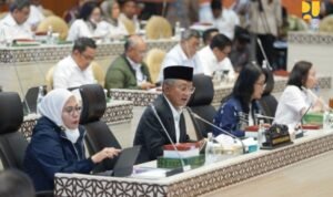 FOTO 21 Nov_Saat Rapat Kerja bersama Kementerian Pekerjaan Umum dan Komisi V DPR di Senayan, Jakarta. dok. pu.go.id