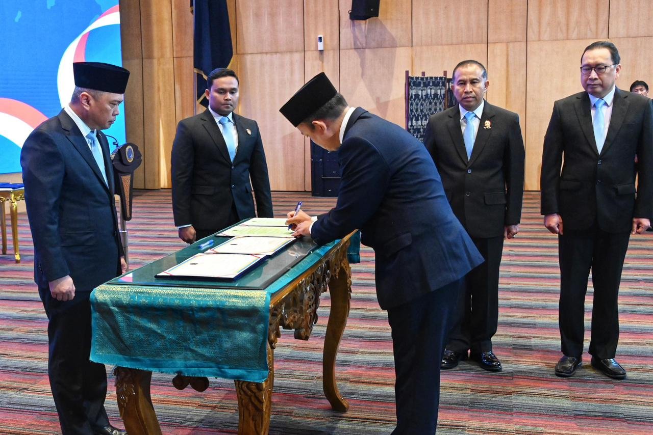 FOTO 3 Nov_Pelantikan Prof. Teuku Faisal Fathani sebagai Kepala Badan Meteorologi, Klimatologi dan Geofisika (BMKG) 3