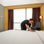 FOTO 5 Nov_Aktivitas para housekeeping Brits Hotel Karawang. (dok. istimewa) 4