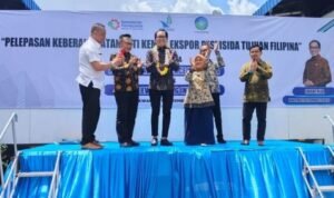 FOTO 8 Nov_Wakil Menteri Perindustrian Faisol Riza melepas ekspor pestisida ke Filipina. (dok. instagramfaisolriza.id)