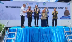 FOTO 8 Nov_Wakil Menteri Perindustrian Faisol Riza melepas ekspor pestisida ke Filipina. (dok. instagramfaisolrizaid)