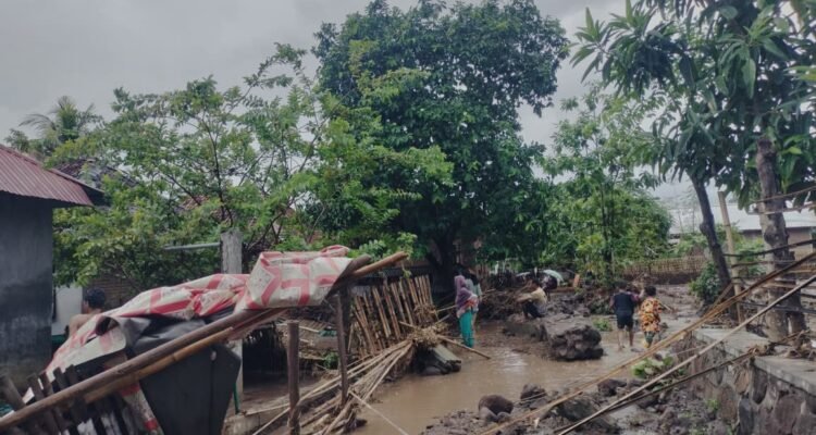 Kondisi wilayah Kecamatan Rasanae Barat pascabanjir yang melanda wilayah Kabupaten Bima, Provinsi Nusa Tenggara Barat