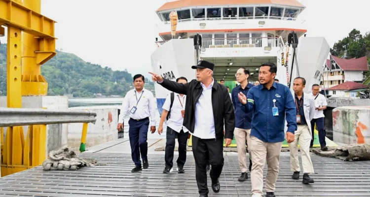 FOTO 11 Des_Peninjauan kesiapan Angkutan Natal 2025 dan Tahun baru 2026 (Nataru 2025 2026) di Pelabuhan Ajibata 2