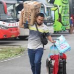 FOTO 12 Des_Penumpang memanfaatkan angkutan mudik gratis. (dok. hubdatkemenhub) 3