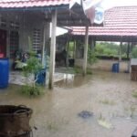 FOTO 13 Des_Kondisi banjir yang melanda Kabupaten Sambas, Provinsi Kalimantan Barat.