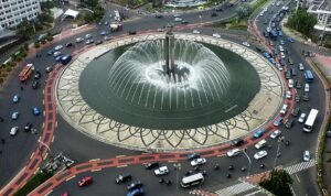 FOTO 13 Dest_Kawasan Bundaran Hotel Indonesia (HI), Jakarta. (dok. wikipedia.org)