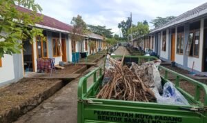 FOTO 15 Des_Kondisi hunian sementara (huntara) di Kampung Nelayan, Kecamatan Koto Tangah, Kota Padang, Provinsi Sumatra Barat. (dok. bnpb)
