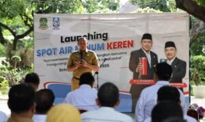 FOTO 20 Des_Saat peluncuran Spot Air Minum Keren di lingkungan Kantor Pemerintah Kota Bekasi. (dok. bekasikota.go.id)