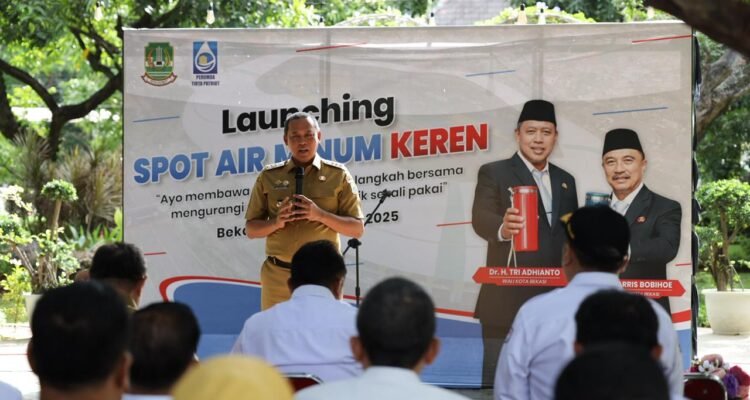 FOTO 20 Des_Saat peluncuran Spot Air Minum Keren di lingkungan Kantor Pemerintah Kota Bekasi. (dok. bekasikota.go.id)
