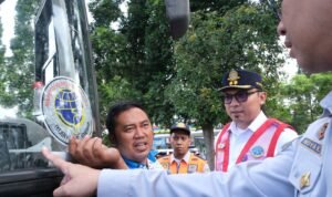 FOTO 21 Des_Pemeriksaan 85 unit armada bus di Rest Area 4