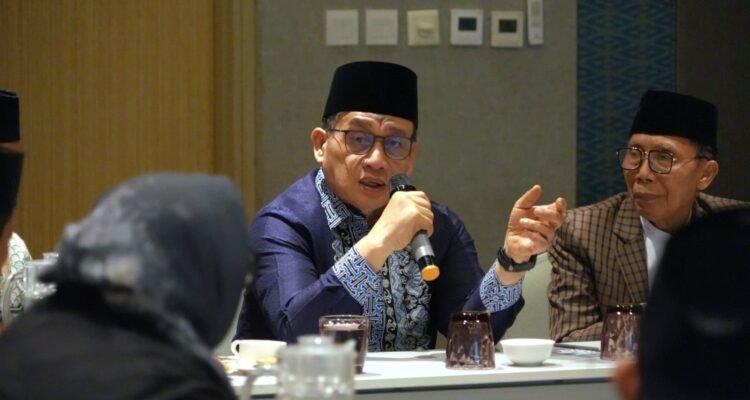 FOTO 21 Des_Wamenag memberikan arahan dalam Kegiatan Finalisasi Penyusunan Ortaker Ditjen