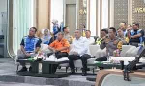 FOTO 23 Des_Saat Menteri Perhubungan Dudy Purwagandhi bersama Kapolri Listyo Sigit Prabowo 2