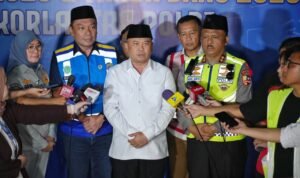 FOTO 27 Des_ Menteri Perhubungan Dudy Purwagandhi memberikan keterangan pers saat periode Angkutan Nataru 2025 2026. (dok. kemenhub)