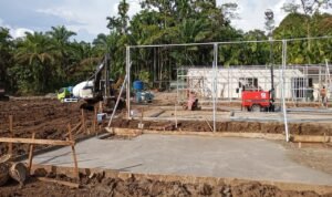 FOTO 28 Des_Progres pembangunan Huntara di SDN 05 Kayu Pasak, Jorong Kayu Pasak, Nagari Salareh Aia, Kecamatan Palembayan, Kabupaten Agam, Sumbar