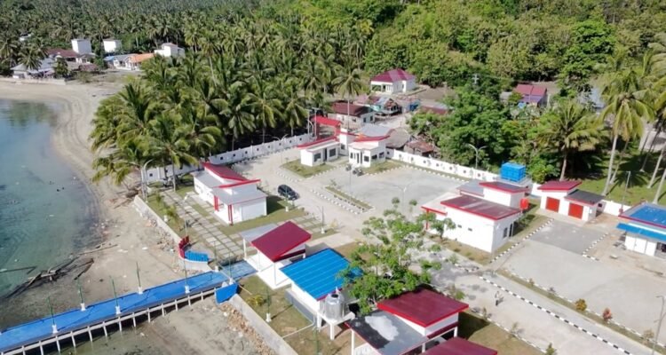 FOTO 31 Des_Kawasan Kampung Nelayan Merah Putih (KNMP) di pesisir Kabupaten Toli-Toli, Sulawesi Tengah. (dok. kkp.go.id)