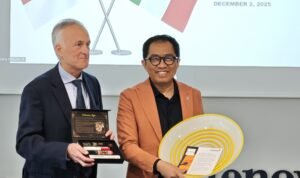 FOTO 8 Des_Saat Wakil Menteri Perindustrian Faisol Riza berkunjung ke fasilitas produksi Tenova S.p.A di Castellanza, Italia. dok. kemenperin