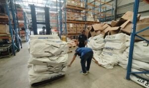 FOTO 9 Des_UPT BNPB yang berlokasi di Kota Padang, Sumbar, memberikan dukungan manajemen logistik