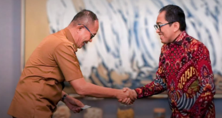 FOTO 13 Jan_Wakil Menteri Perindustrian (Wamenperin) Faisol Riza menerima kunjungan Wali Kota Sukabumi Ayep Zaki.