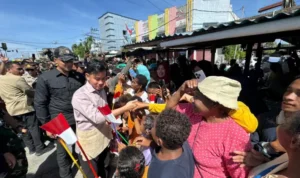 FOTO 14 Jan_Wakil Presiden (Wapres) Gibran Rakabuming meninjau Pasar Ikan Fandoi di Kabupaten Biak Numfor, Papua.