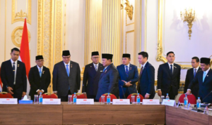 FOTO 22 Jan_Menteri Koordinator Bidang Perekonomian Airlangga Hartarto pertemuan bilateral dengan Perdana Menteri Inggris Keir Starmer di London
