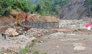 FOTO 23 Jan_Jembatan Bailey Wih Kanis di Kampung Mangku, Kecamatan Bandar, Kabupaten Bener Meriah, Provinsi Aceh sudah dapat dilintasi kendaraan roda dua maupun roda empat. acehprov