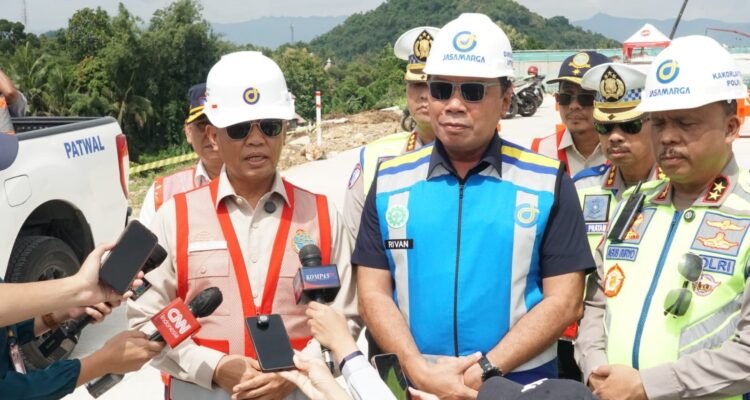 FOTO 24 Jan_Direktur Jenderal Perhubungan Darat, Aan Suhanan bersama Dirut PT Jasa Marga 2