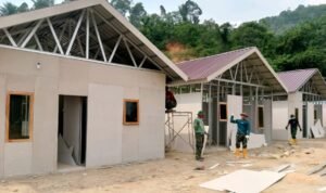 FOTO 24 Jan_Kondisi progres pembangungan hunian sementara bagi warga terdampak bencana hidrometeorologi di Provinsi Sumatra Barat.