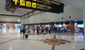FOTO 9 Jan_Aktivitas penumpang di Bandara Juanda, Jawa Timur. (dok. hubudkemenhub)