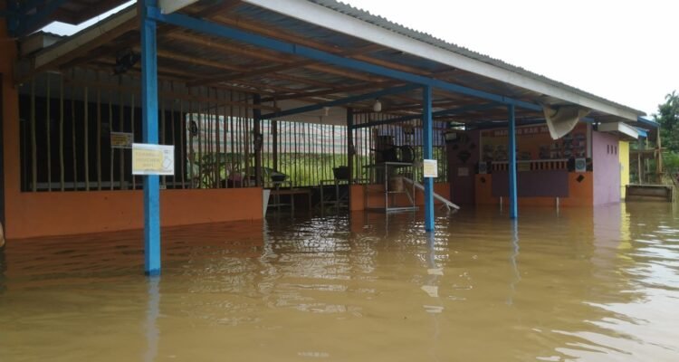 FOTO 9 Jan_Banjir terjadi pada empat kecamatan di Kabupaten Melawai, Provinsi Kalimantan Barat. dok. bpbdkabupatenmelawai