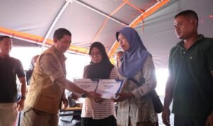 FOTO 15 Febr_Penyerahan hunian sementara (huntara) kepada warga Kampung Serempah, Kecamatan Ketol, Kabupaten Aceh Tengah, Provinsi Aceh,