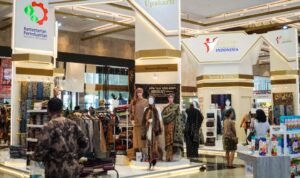 FOTO 16 Febr_Industri Kecil dan Menengah binaan Kementerian Perindustrian tampil pada pameran Inacraft. (dok. kemenperin)