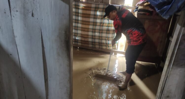 FOTO 17 Febr_Banjir merendam empat kecamatan yang ada di Kabupaten Pasuruan, Provinsi Jawa Timur. (dok. bpbdkabupatenpasuruan)