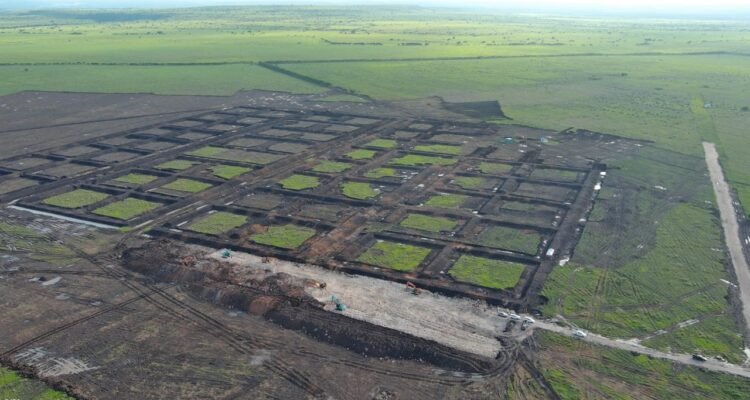 FOTO 17 Febr_Proses pembangunan Kawasan Tambak Udang Terintegrasi di Waingapu, Kabupaten Sumba Timur, Nusa Tenggara Timur. kkp