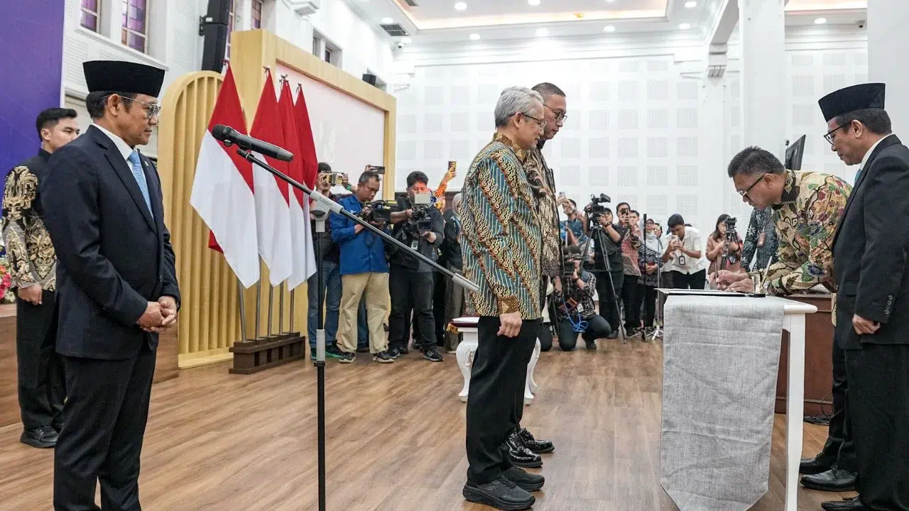 FOTO 20 Febr_Pelantikan jajaran Dewan Pengawas dan Direksi baru Badan Penyelenggara Jaminan Sosial (BPJS) Kesehatan dan Ketenagakerjaan di Jakarta. (dok. kemenkopm)
