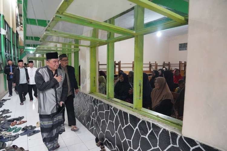FOTO 22 Febr_Kegiatan Paket Ramadan 1447 Hijriah Pimpinan Cabang Persatuan Islam Garut Kota dan menyampaikan Kuliah Subuh. dok. jabarprov