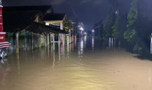 FOTO 24 Febr_Banjir di Kabupaten Sukoharjo, Provinsi Jawa Tengah menggenangi permukiman warga di Kecamatan Polokarto, Mojolaban dan Grogol.