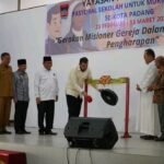 FOTO 24 Febr_Pembukaan kegiatan pembinaan iman bagi ribuan siswa Katolik dan Kristen di dua lokasi berbeda. dok. padang.go.id